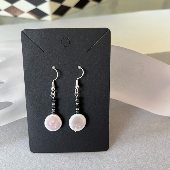 NEW Handmade Natural Coin Pearl Earrings - Picture 4 of 5